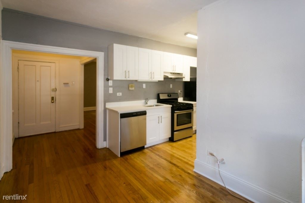 633 W. Cornelia, Unit E-4 - Photo 5