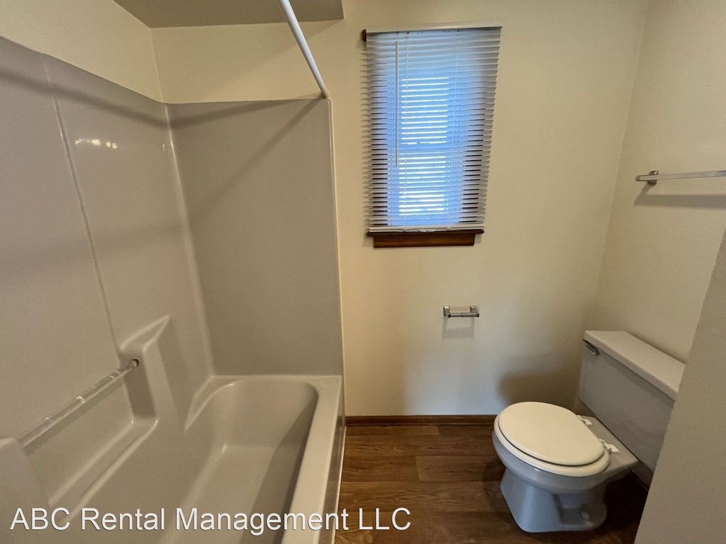 622 Grand St - Photo 14