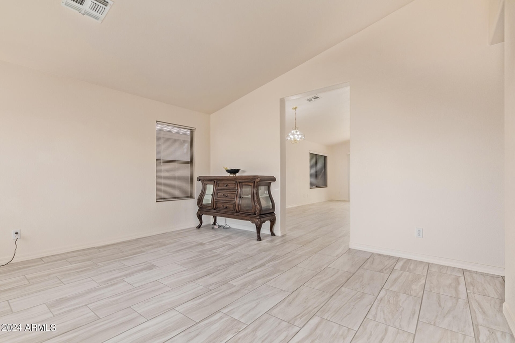 8563 W Mission Lane - Photo 4