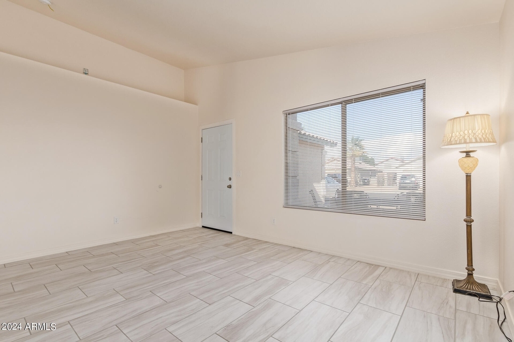 8563 W Mission Lane - Photo 2