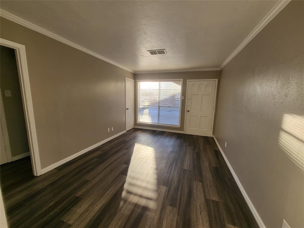 1505 E Wells Avenue - Photo 10