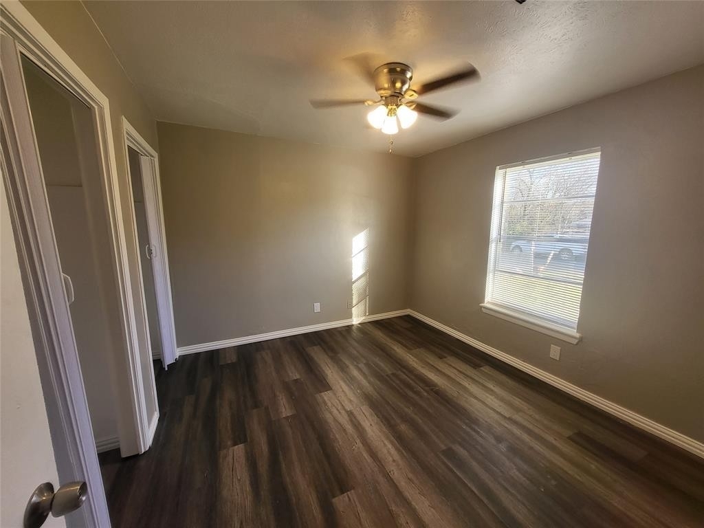 1505 E Wells Avenue - Photo 3