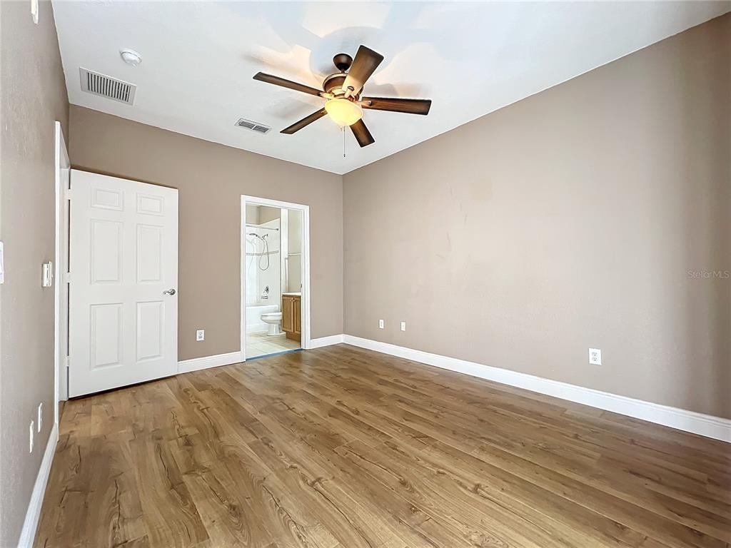 2586 Grand Central Parkway - Photo 31