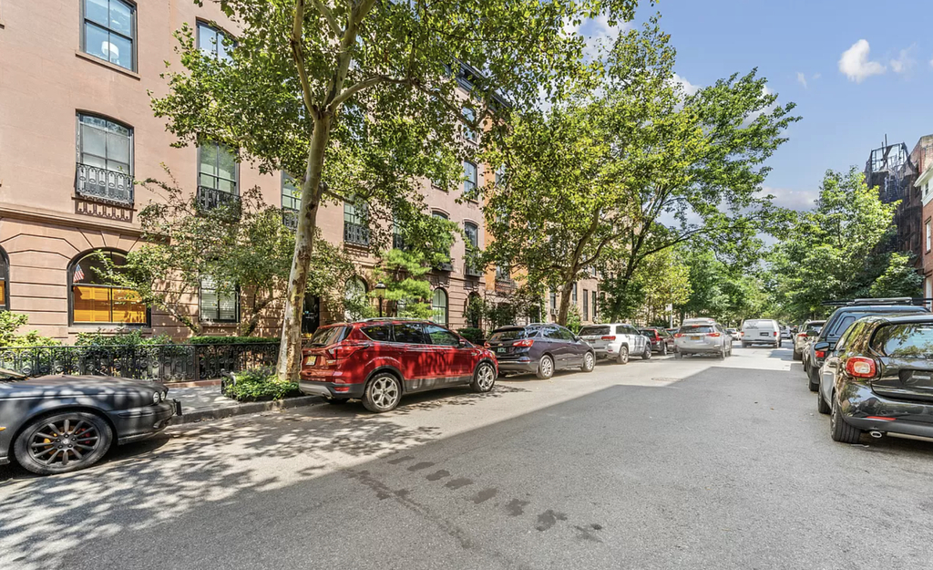 454 West 22nd Street - Photo 8