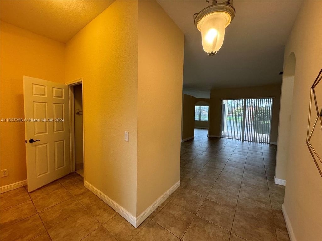 12860 Sw 51st St - Photo 5