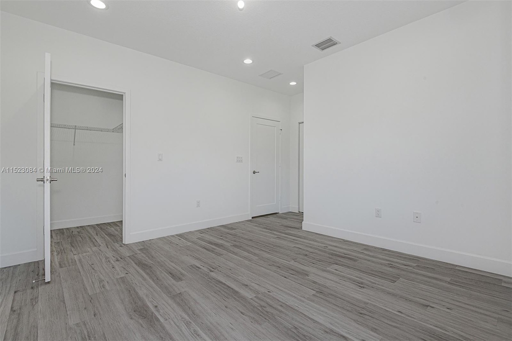 1321 Nw 27th Ave - Photo 19