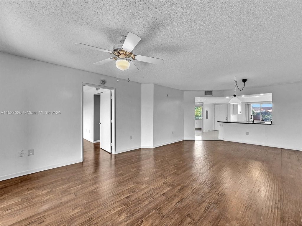 850 Sw 138th Ave - Photo 4