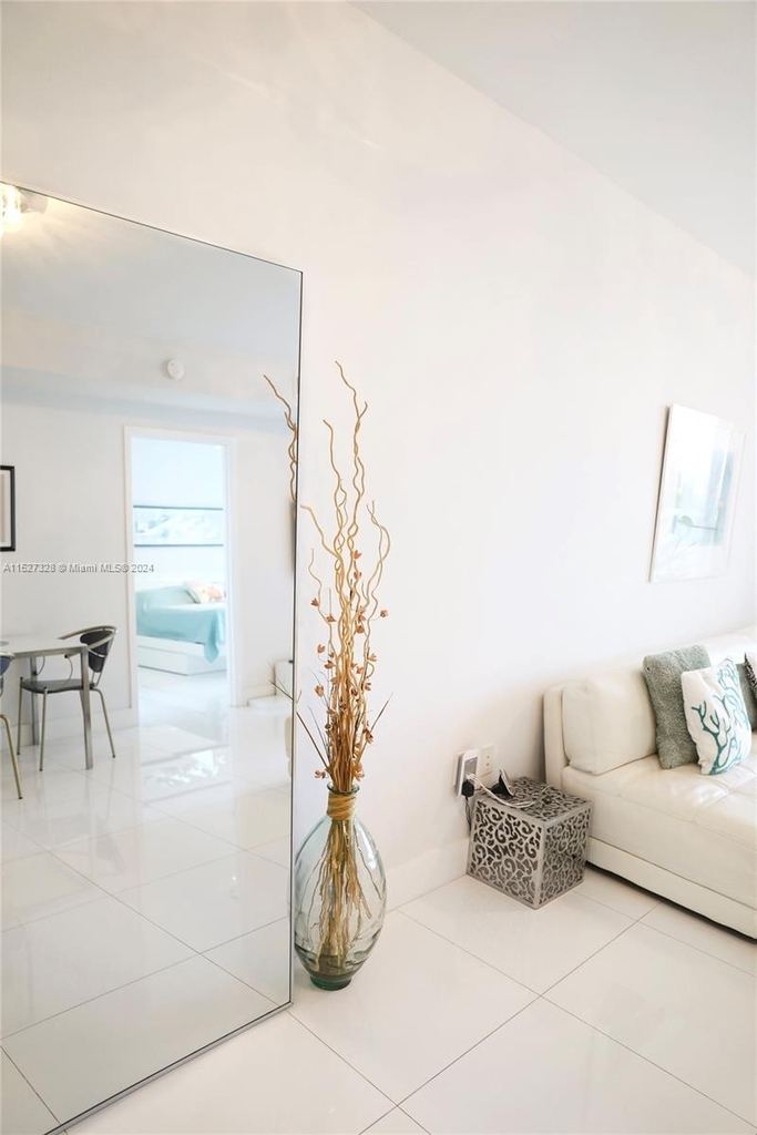 18201 Collins Ave - Photo 8