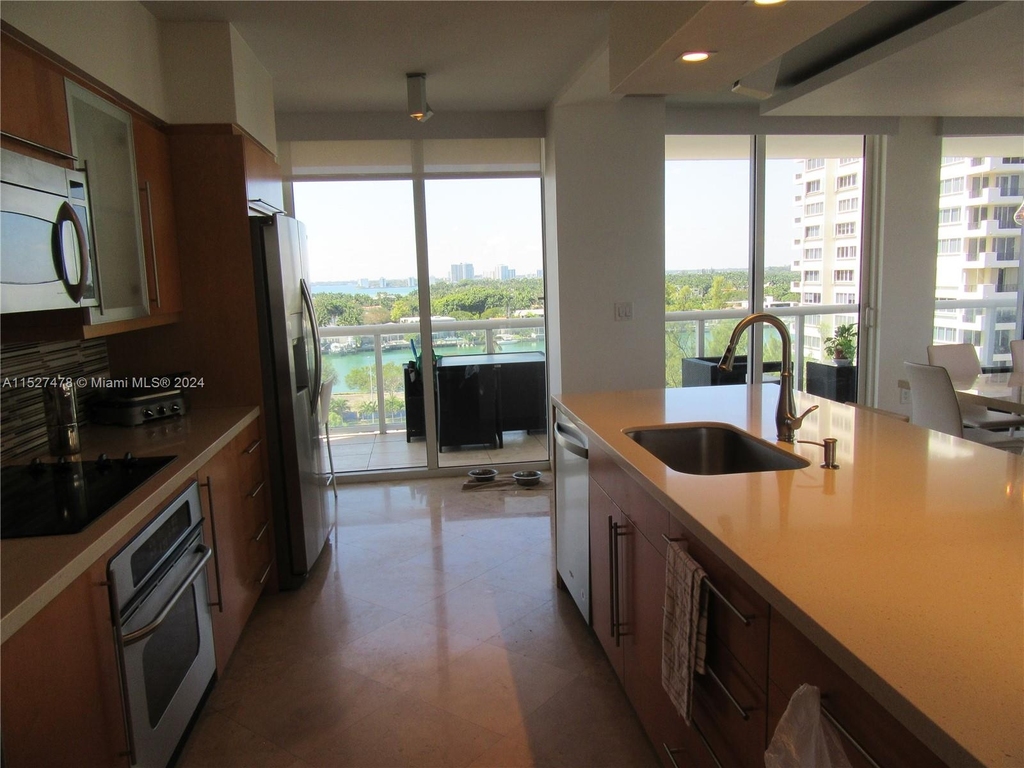 6365 Collins Ave - Photo 15