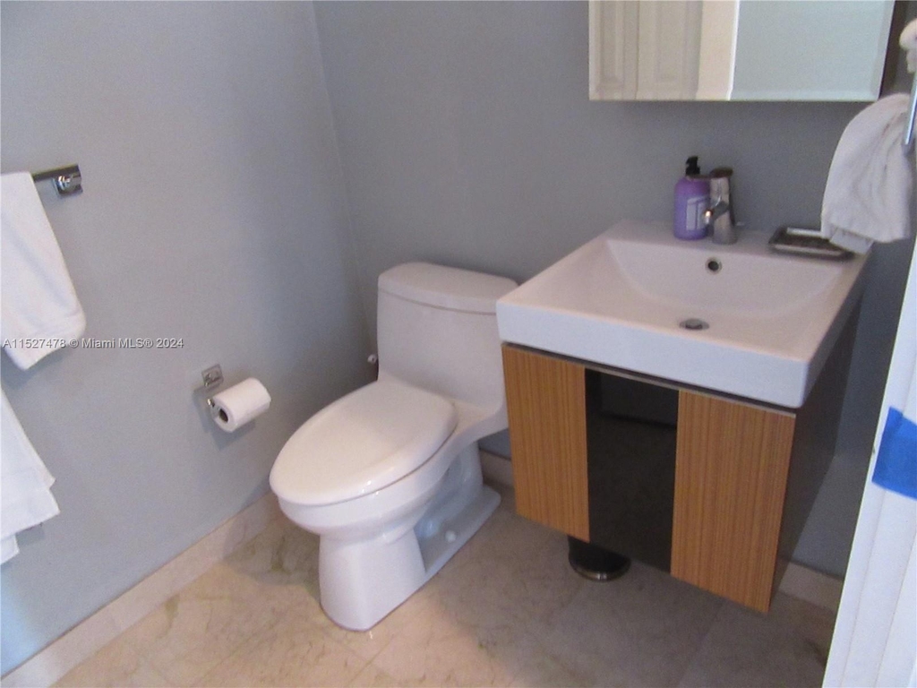 6365 Collins Ave - Photo 24