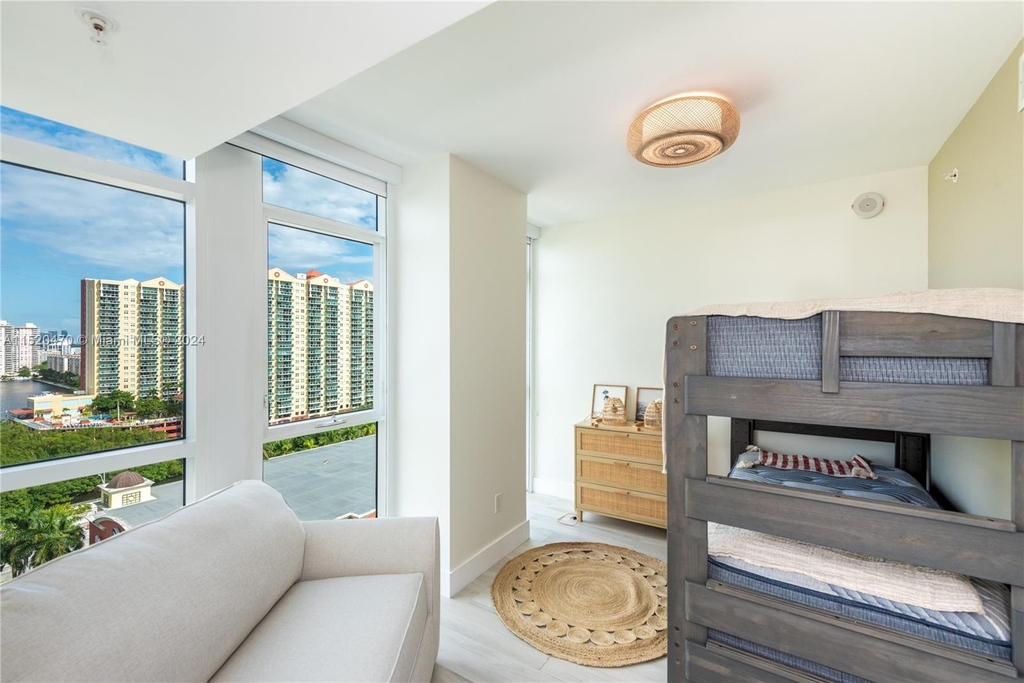 400 Sunny Isles Blvd - Photo 19