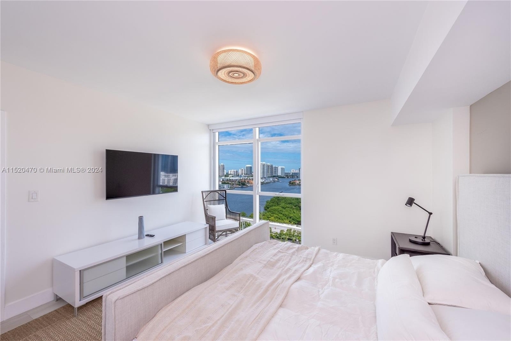 400 Sunny Isles Blvd - Photo 15