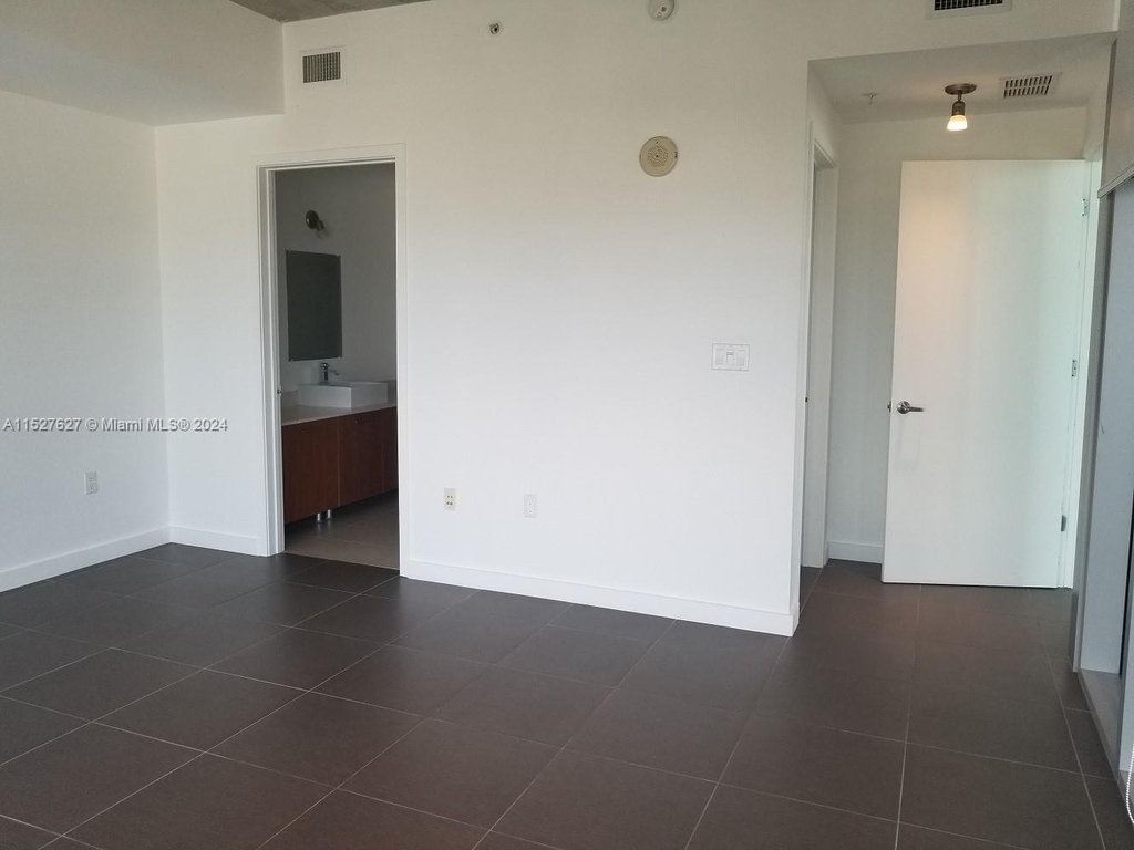 3301 Ne 1 Av - Photo 8