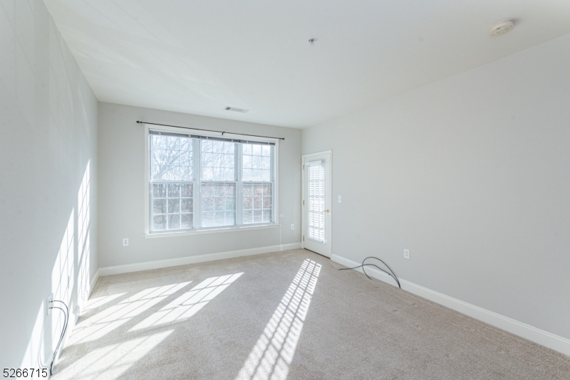 1202 Wharton Ct - Photo 6