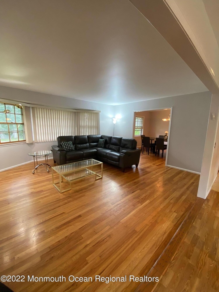 490 W Park Avenue - Photo 6