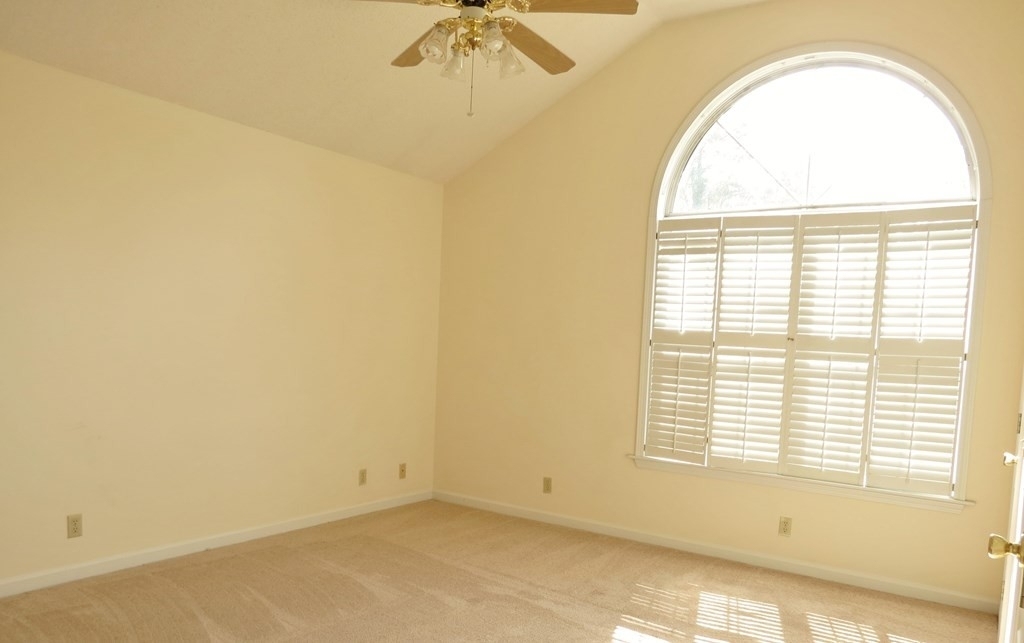 1170 Waterway Dr - Photo 3