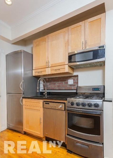 44 Avenue B - Photo 1