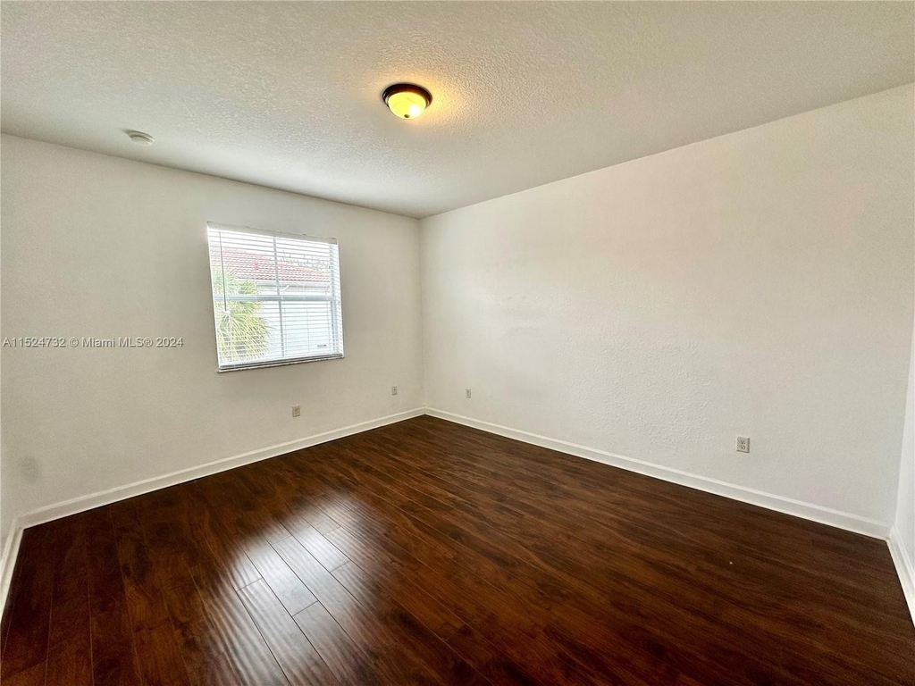 20733 Ne 10th Ct - Photo 16