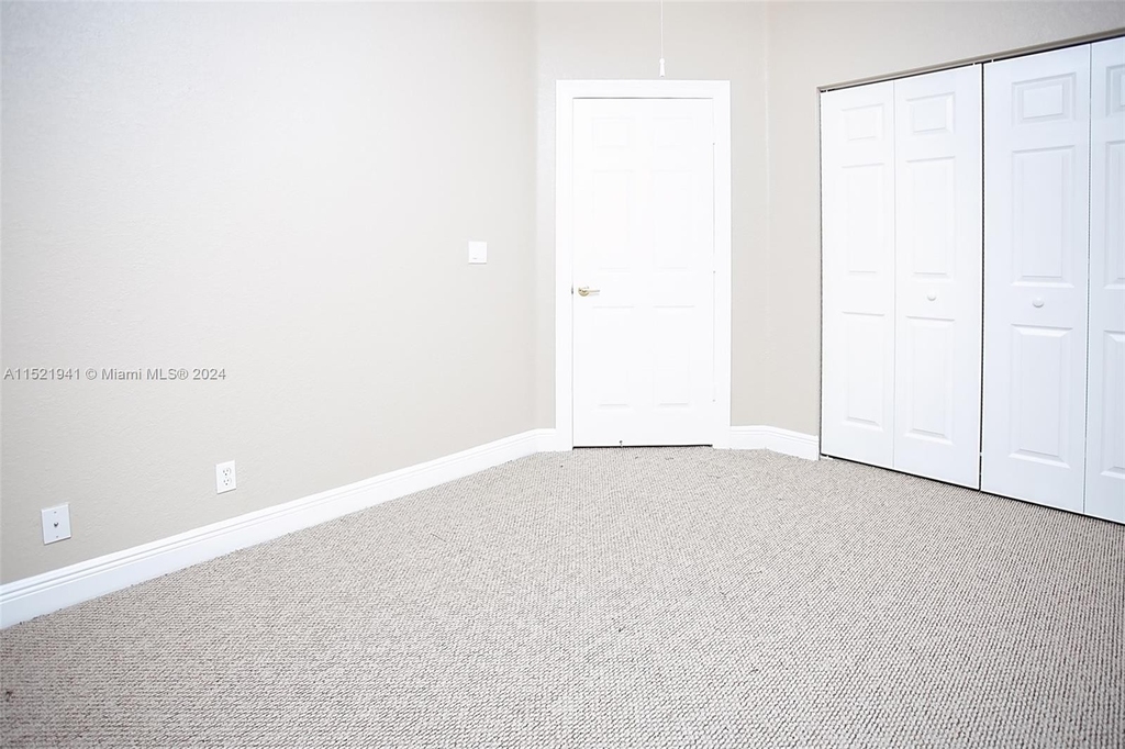 2409 Sw 99th Way - Photo 9