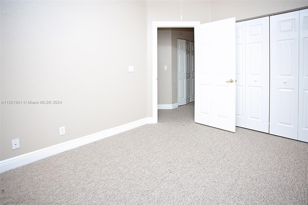 2409 Sw 99th Way - Photo 8