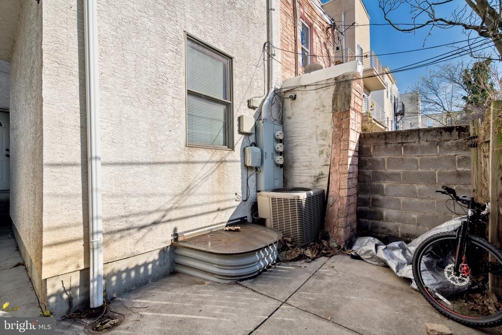 1720 Fontain St - Photo 22