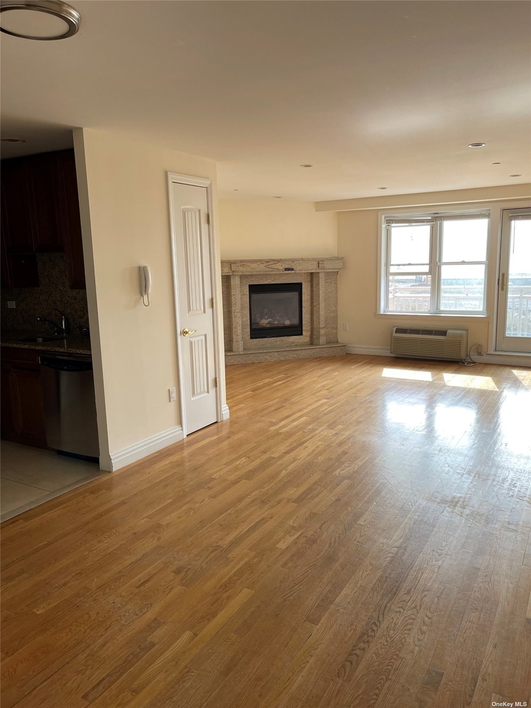 125 E Broadway - Photo 5