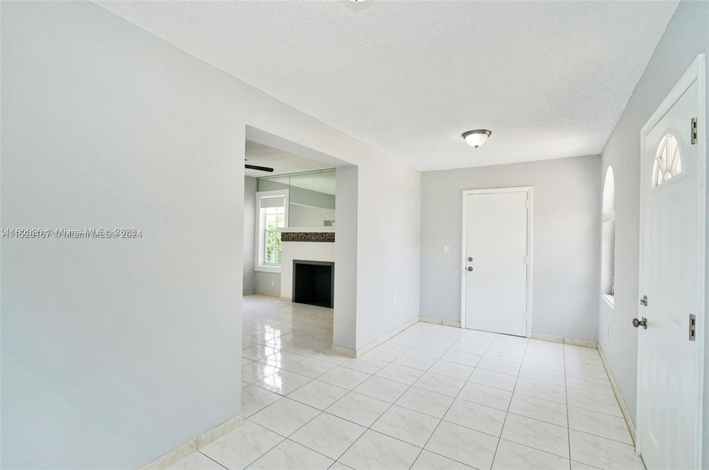 1654 Sw 14th Ter - Photo 3