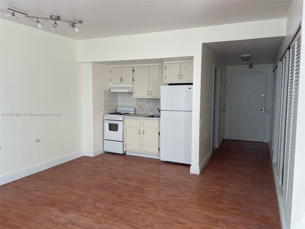 1250 West Ave - Photo 2