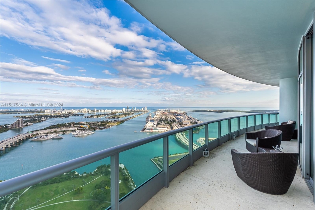 900 Biscayne Blvd - Photo 0