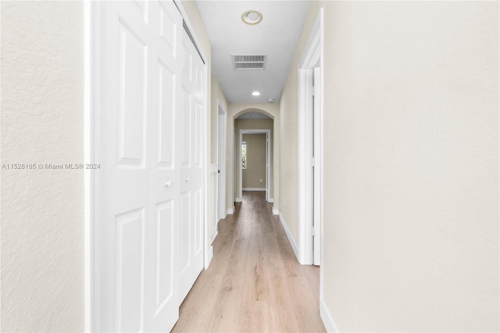 1465 Se 24th Ct - Photo 18