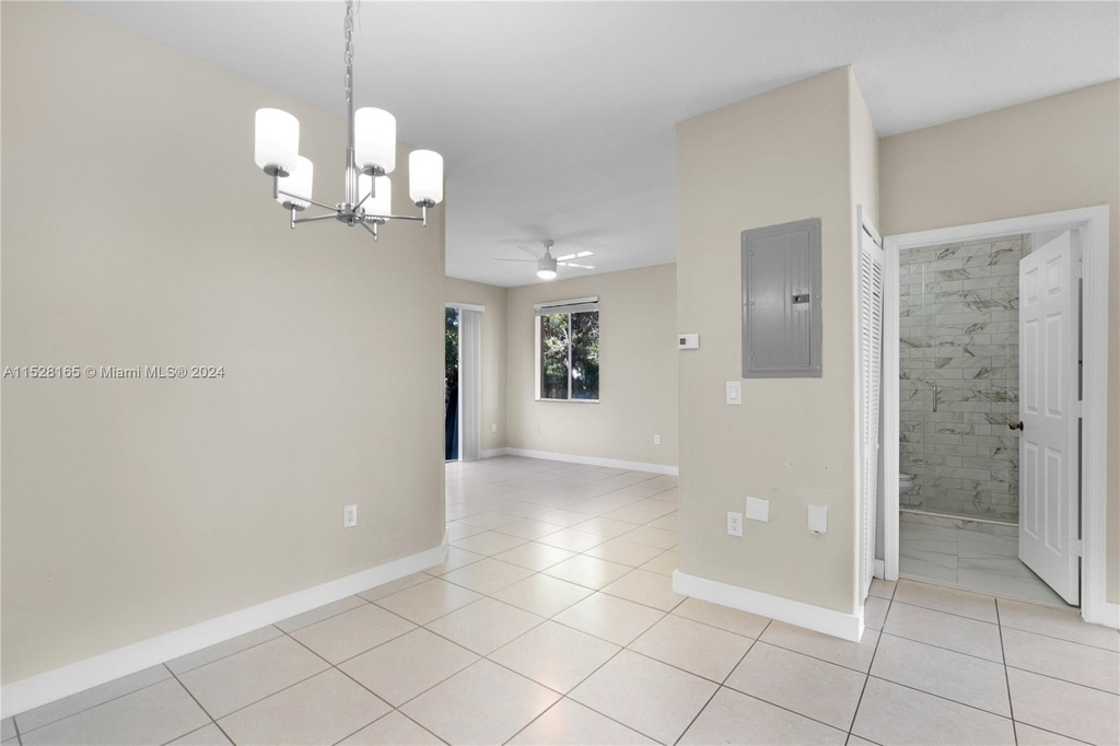 1465 Se 24th Ct - Photo 10