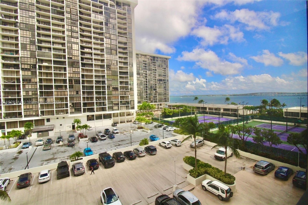 1915 Brickell Ave - Photo 11