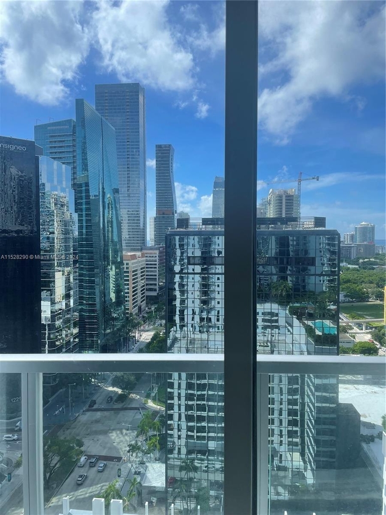 1060 Brickell Av - Photo 4