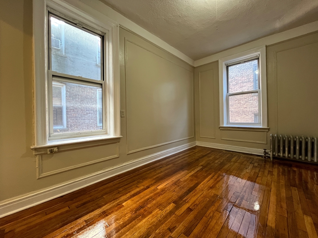 449 Audubon Avenue - Photo 2