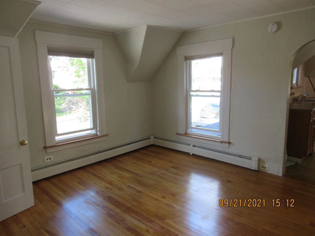 481 Hall Street - Photo 1