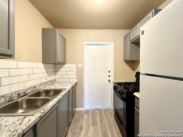 335 Tarasco St - Photo 3