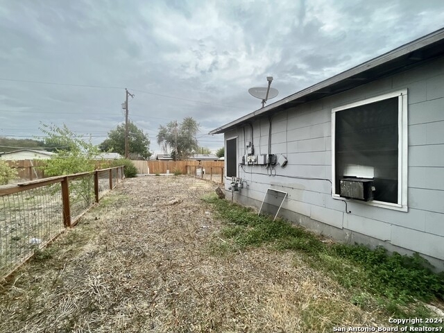 335 Tarasco St - Photo 13