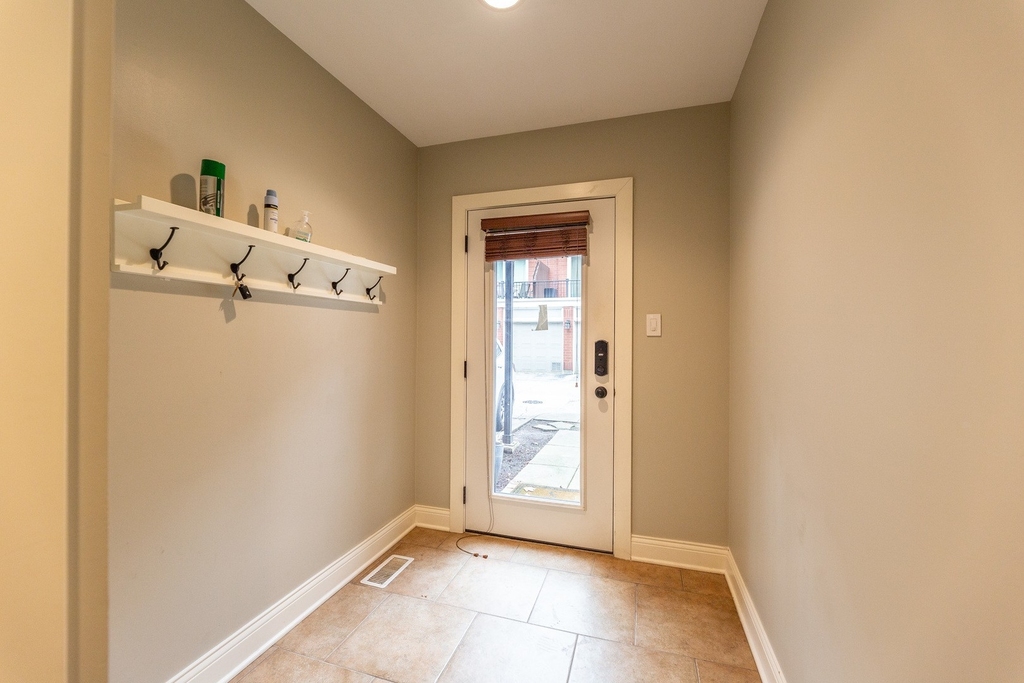 2803 N Wolcott Avenue - Photo 1