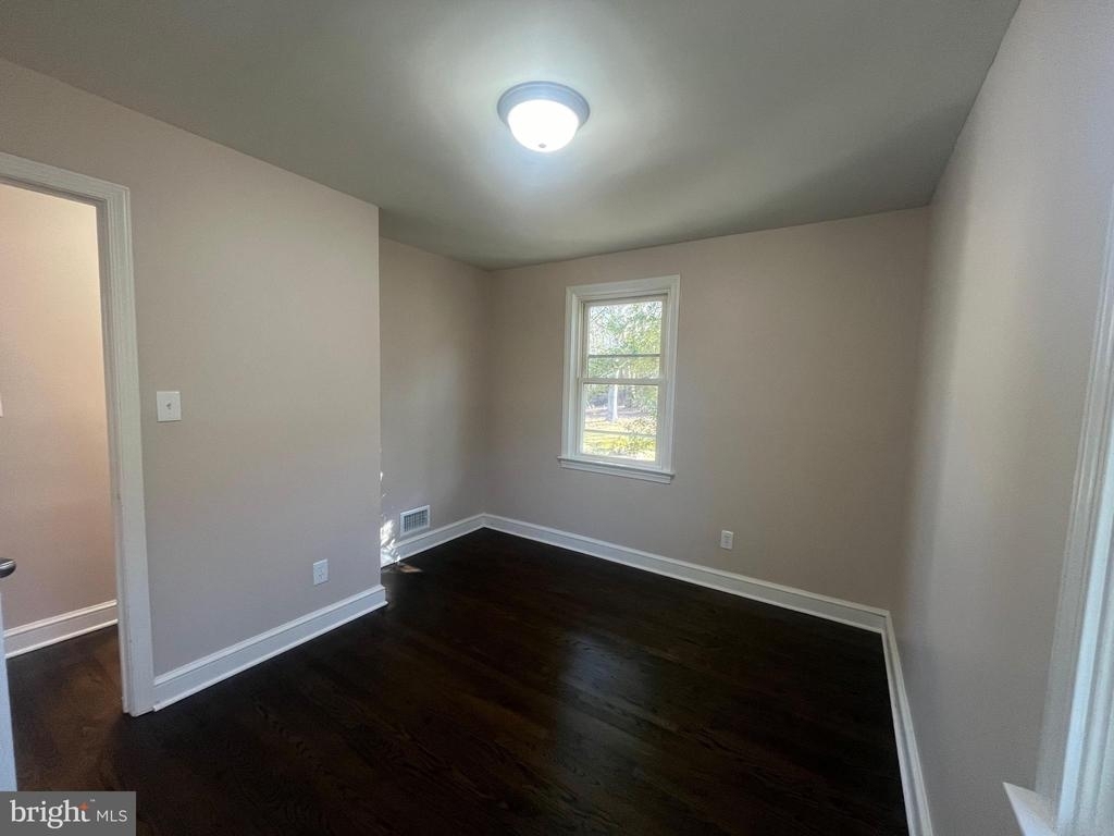 6405 Woodley Rd - Photo 11