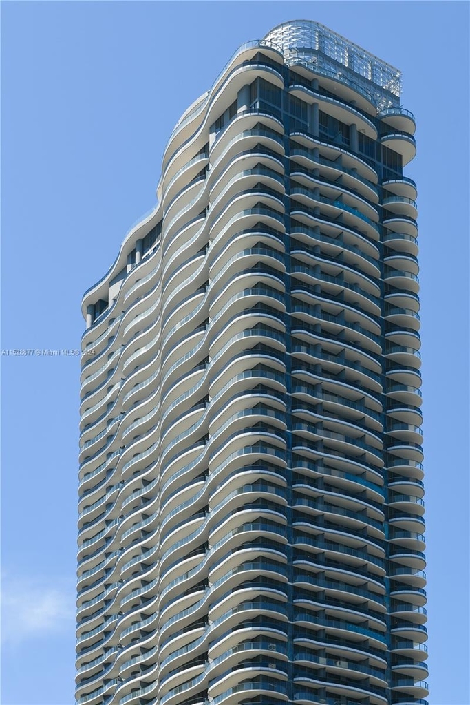 1000 Brickell Plz - Photo 3