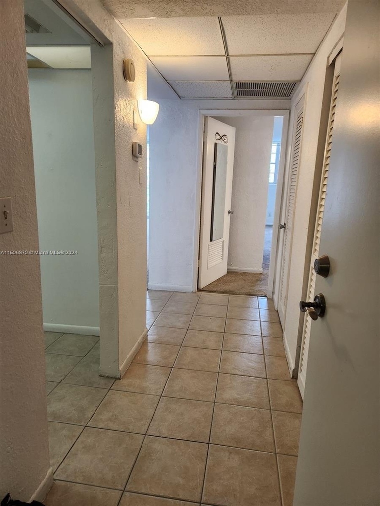 19390 Collins Ave - Photo 8