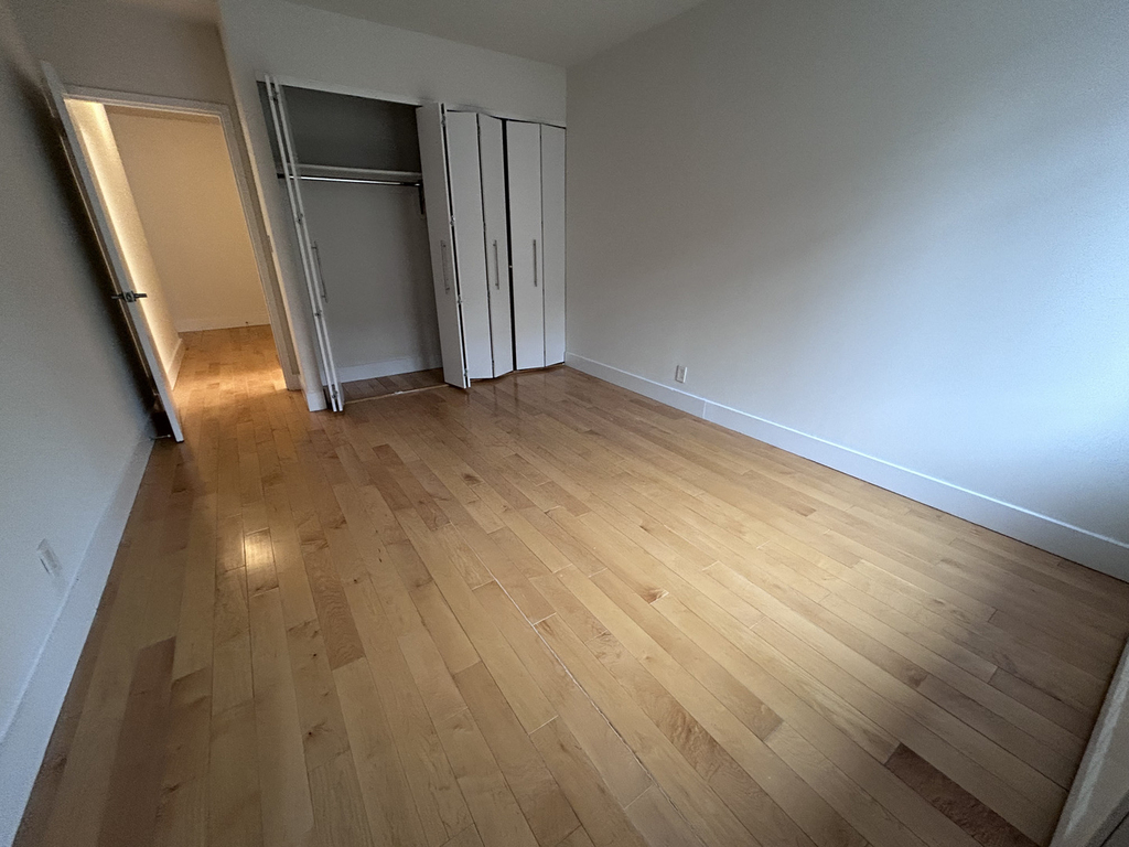 West 53rd Street - Photo 8