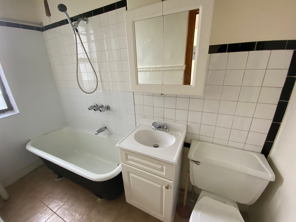 322 Rodney Street - Photo 2