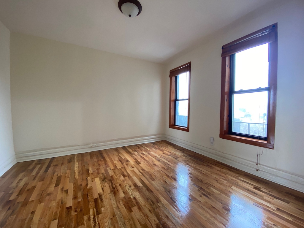 322 Rodney Street - Photo 3