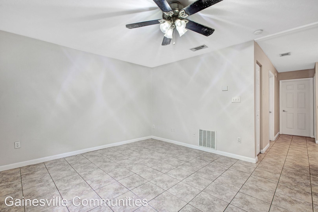 2330 Sw 35th Place - Photo 14