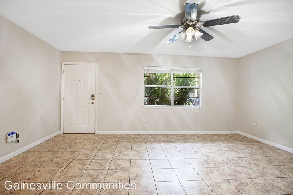 2330 Sw 35th Place - Photo 10