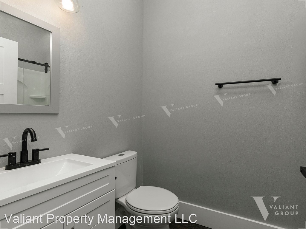 806 South Avenue - Photo 11