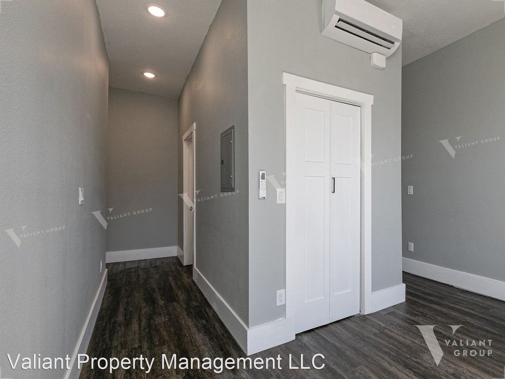 806 South Avenue - Photo 2