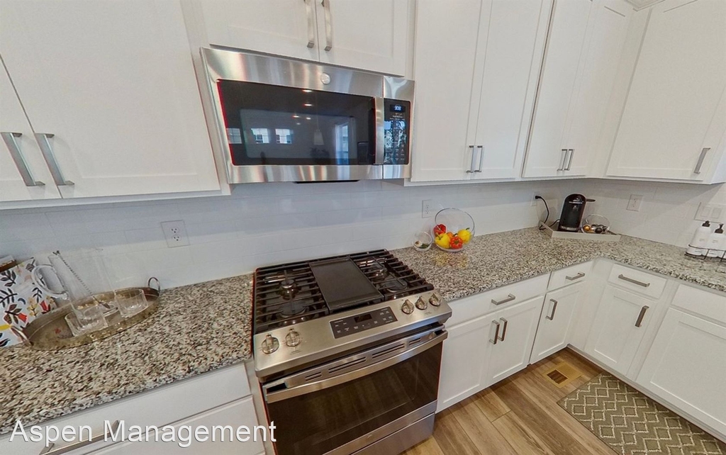 854 Foxglove Street - Photo 12