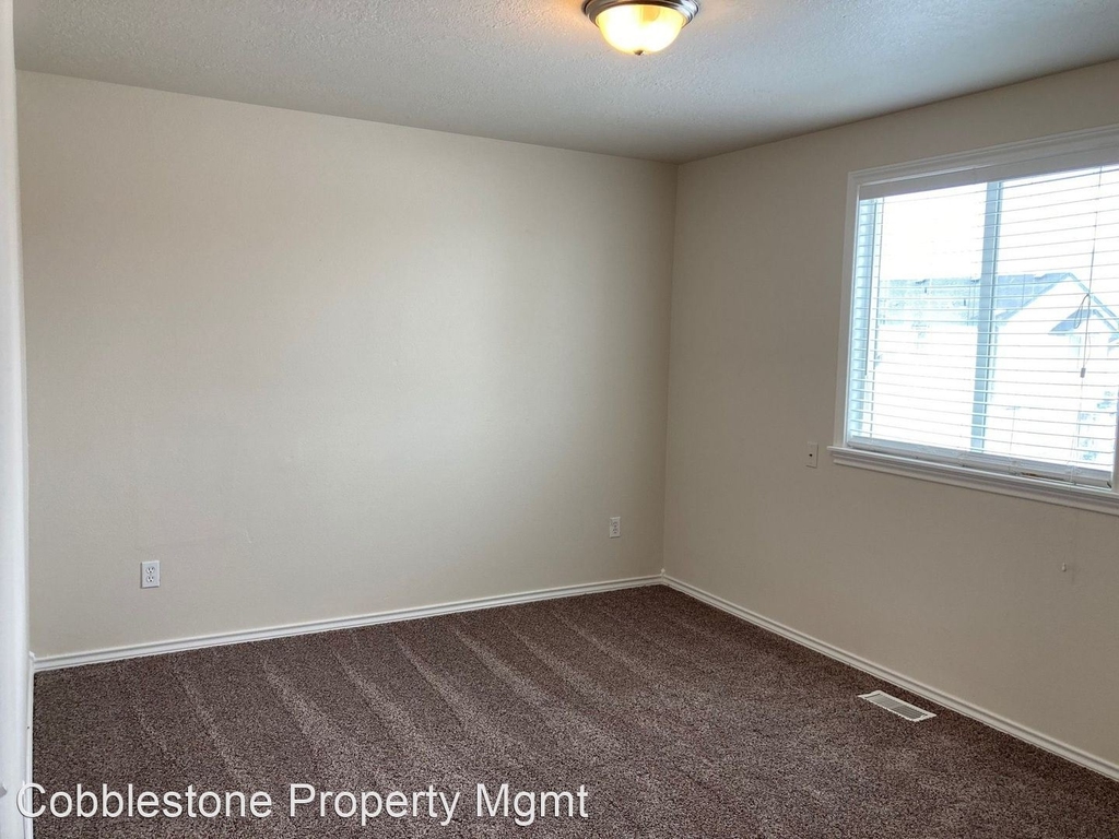 5193 N Toscana Ave - Photo 12